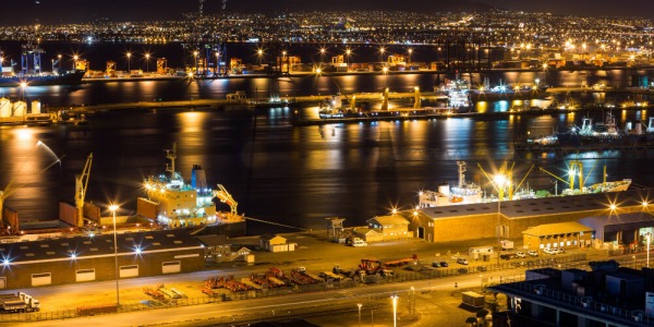 Iluminación y señalización marítima: equipo clave para navegar con seguridad